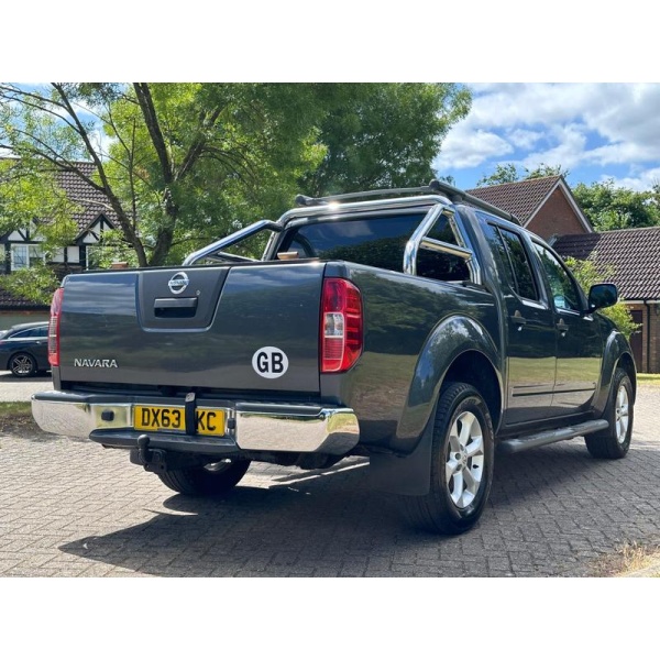 Nissan Navara - 2.5 dCi Tekna Auto 4WD Euro 5 4dr