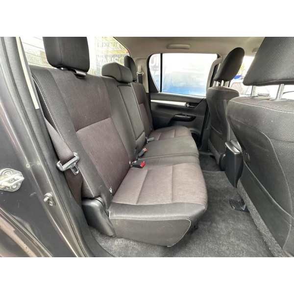 Toyota Hilux - D-4D Invincible Pickup 2.4 Manual Diesel