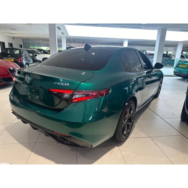 Alfa Romeo Giulia - 2.0T Tributo Italiano Auto Euro 6 (s/s) 4dr