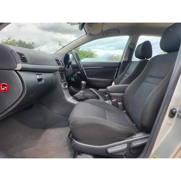 Toyota Avensis - 1.8 VVT-i TR 4dr