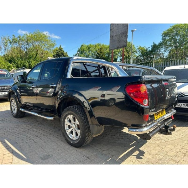 Mitsubishi L200 - 2.5 DI-D 4X4 WARRIOR LB DCB 175 BHP