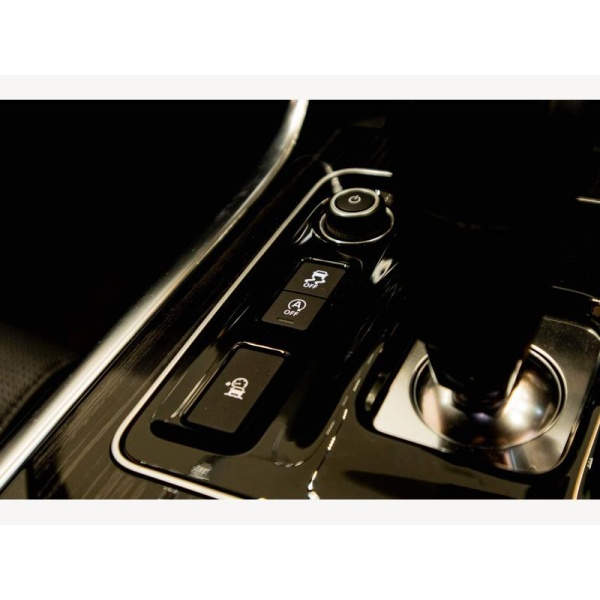 Jaguar XE - 2.0 D200 MHEV R-Dynamic SE Black Auto Euro 6 (s/s) 4dr