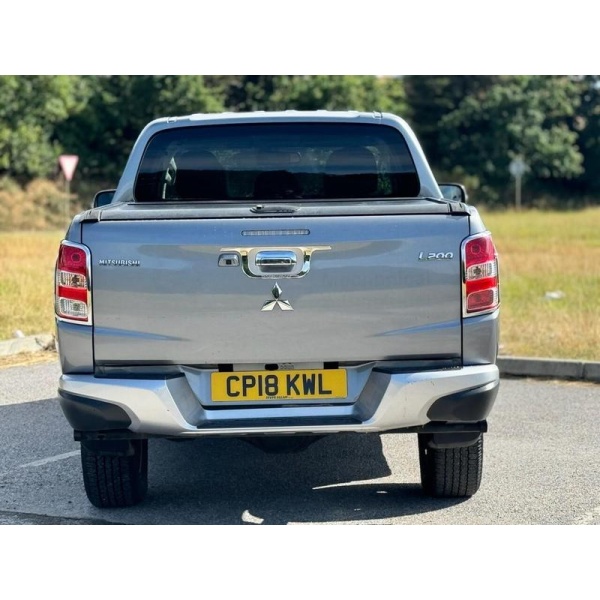 Mitsubishi L200 - 2.4 DI-D 4WD BARBARIAN DCB 178 BHP NO VAT NO VAT !!!!!!