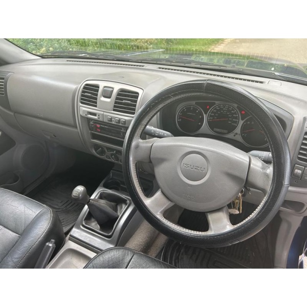Isuzu Rodeo - 3.0 TD Denver Max LE Pickup 4dr Diesel Manual 4WD (243 g/km, 129 bhp)