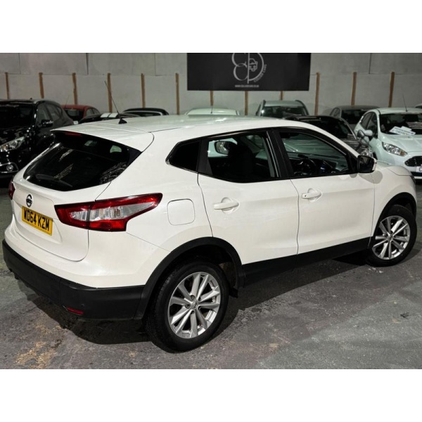 Nissan Qashqai - 1.2 DIG-T Acenta 2WD Euro 5 (s/s) 5dr