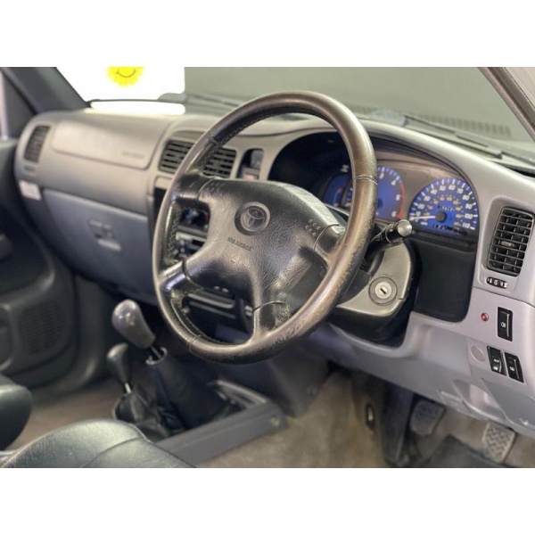 Toyota Hilux - 2.5 Invincible 4dr