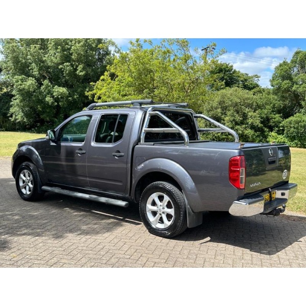 Nissan Navara - 2.5 dCi Tekna Auto 4WD Euro 5 4dr