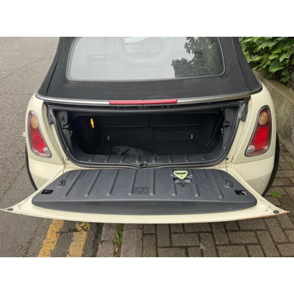 MINI Convertible - 1.6 Cooper S Convertible 2dr Petrol Manual Euro 4 (163 bhp)