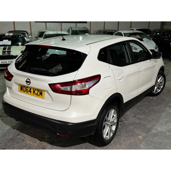 Nissan Qashqai - 1.2 DIG-T Acenta 2WD Euro 5 (s/s) 5dr