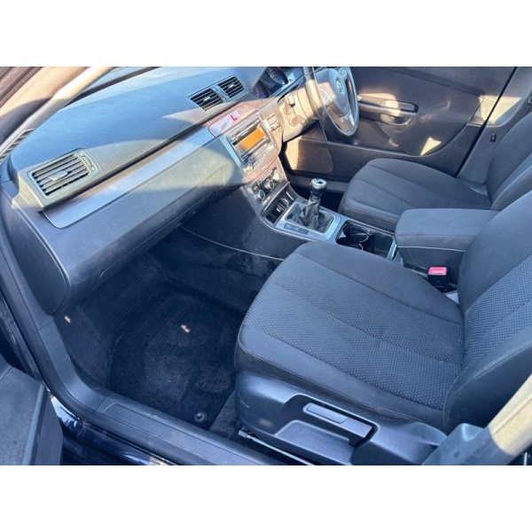 Volkswagen Passat - 2.0 TDI R-Line Euro 5 4dr