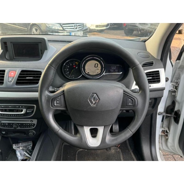 Renault Megane - 2.0 DYNAMIQUE TCE 2d 180 BHP ULEZ FREE SATNAV BLUETOOTH AC