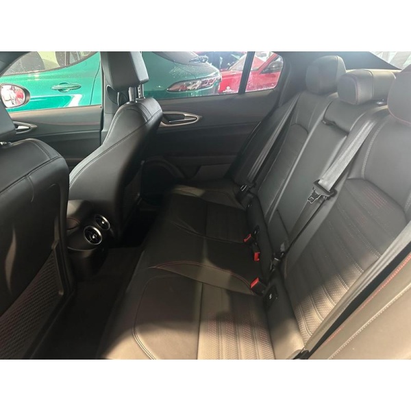 Alfa Romeo Giulia - 2.0T Tributo Italiano Auto Euro 6 (s/s) 4dr
