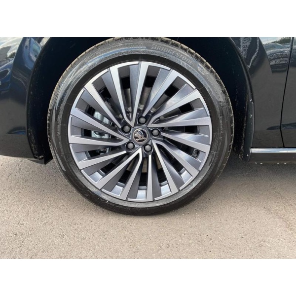 SKODA Superb - 2.0 TDI Laurin & Klement DSG 4WD Euro 6 (s/s) 5dr