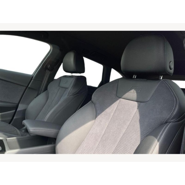 Audi A4 Avant - 2.0 TFSI 35 Black Edition S Tronic Euro 6 (s/s) 5dr