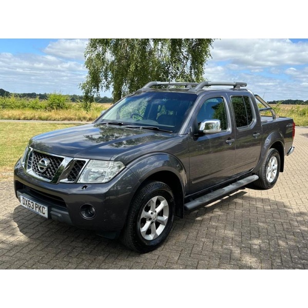 Nissan Navara - 2.5 dCi Tekna Auto 4WD Euro 5 4dr
