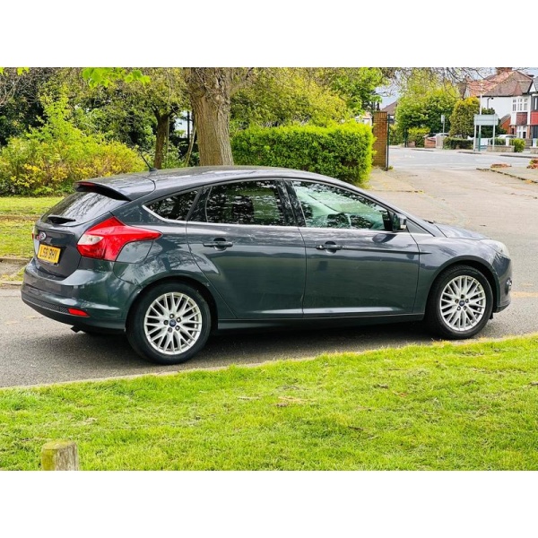 Ford Focus - 1.6 Zetec Euro 5 5dr