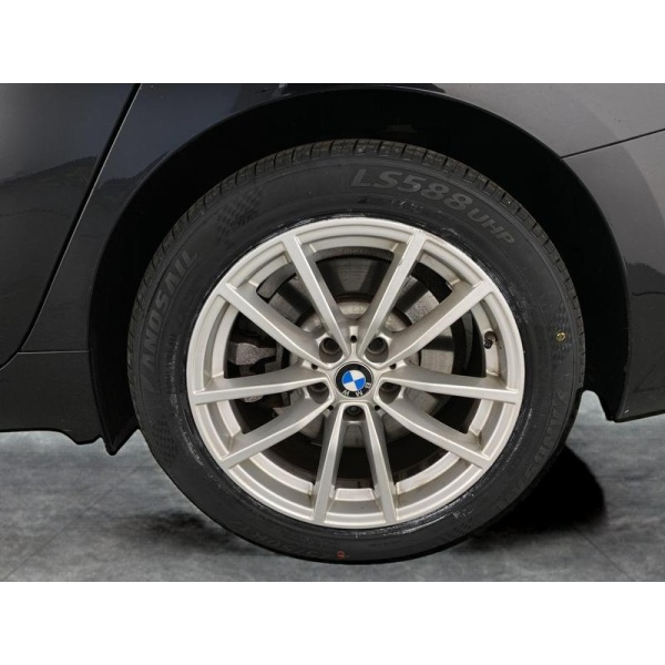 BMW 3 Series - 2.0 330e 12kWh SE Pro Plug-in (292 ps) 4dr