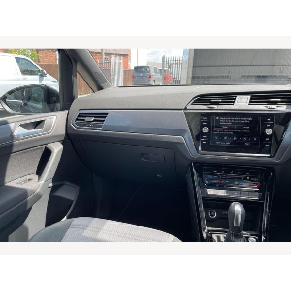 Volkswagen Touran - 1.5 TSI EVO R-Line DSG Euro 6 (s/s) 5dr