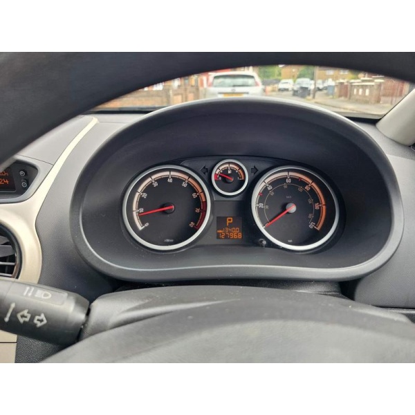 Vauxhall Corsa - 1.4i 16v Club Hatchback 5dr Petrol Automatic (166 g/km, 89 bhp)