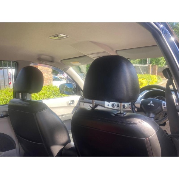 Mitsubishi L200 - 2.5 DI-D Barbarian Auto 4WD Euro 4 4dr (LB)
