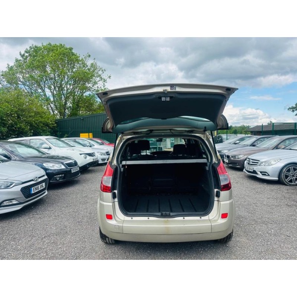 Renault Scenic - 1.6 VVT Dynamique 5dr