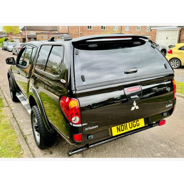 Mitsubishi L200 - 2.5 DI-D Barbarian Pickup Double Cab 4dr Diesel Manual 4WD Euro 5 (LB) (175 ps)