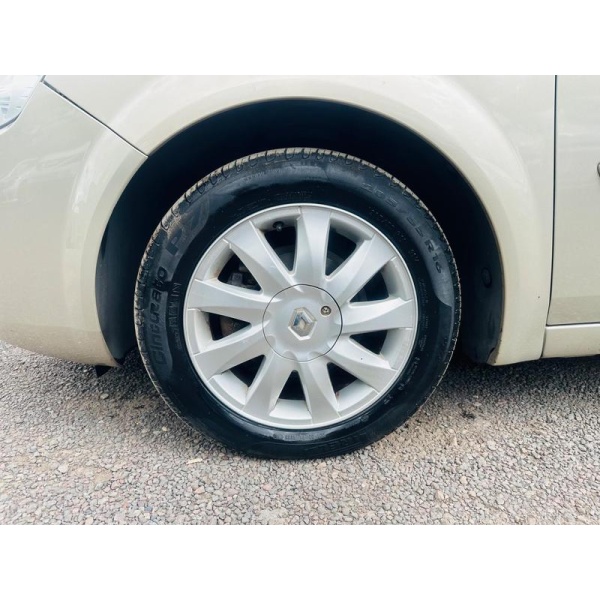 Renault Scenic - 1.6 VVT Dynamique 5dr