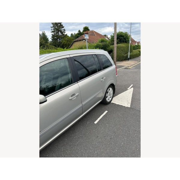 Vauxhall Zafira - 1.8 16V Elite MPV 5dr Petrol Easytronic Euro 4 (140 ps)
