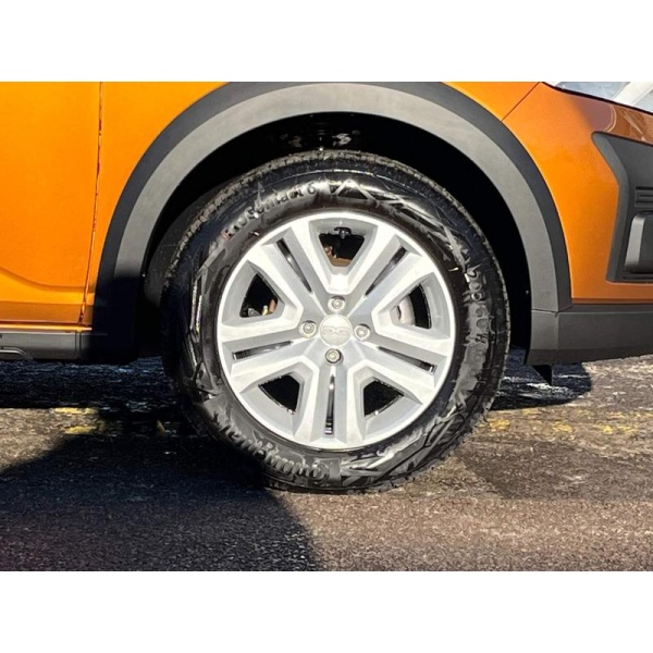 Dacia Sandero - Stepway Essential TCe 90 MY23 1.0 5dr