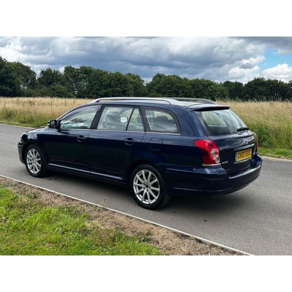 Toyota Avensis - 2.0 T SPIRIT VVT-I 145 BHP AUTOMATIC 5DR ESTATE