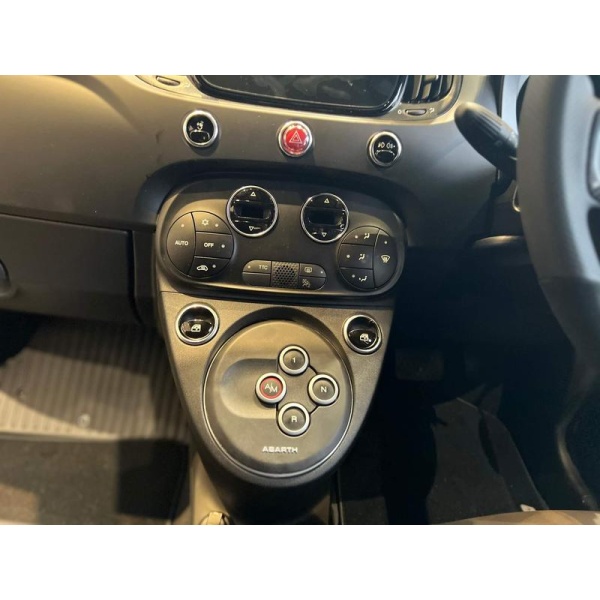Abarth 695C - 1.4 T-Jet Competizione Cabrio Auto Euro 6 2dr