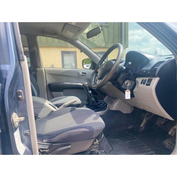Mitsubishi L200 - 2.5 DI-D Warrior 4WD 4dr