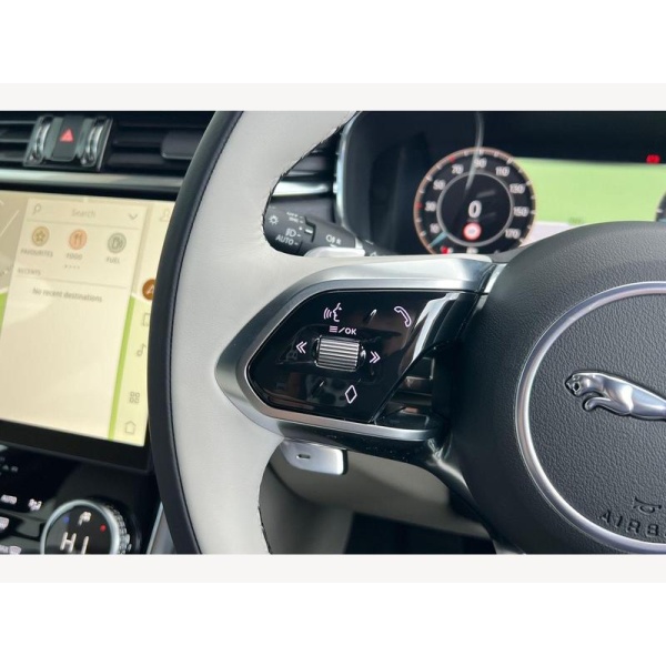 Jaguar XF - 2.0 D200 R-Dynamic HSE Black 4dr Auto