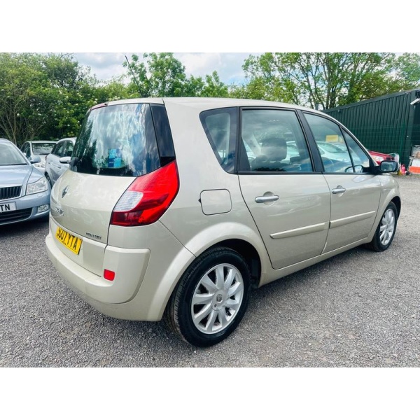 Renault Scenic - 1.6 VVT Dynamique 5dr