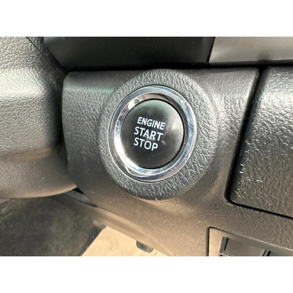 Toyota Hilux - D-4D Invincible Pickup 2.4 Manual Diesel