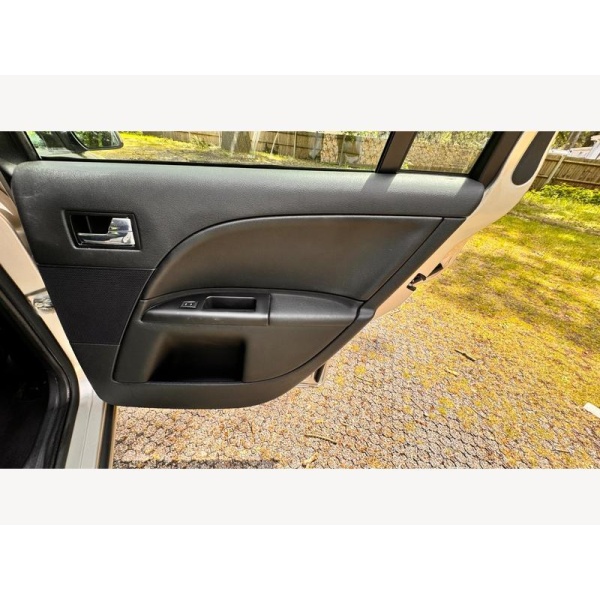 Ford Mondeo - 2.0 TDCi Ghia X 5dr