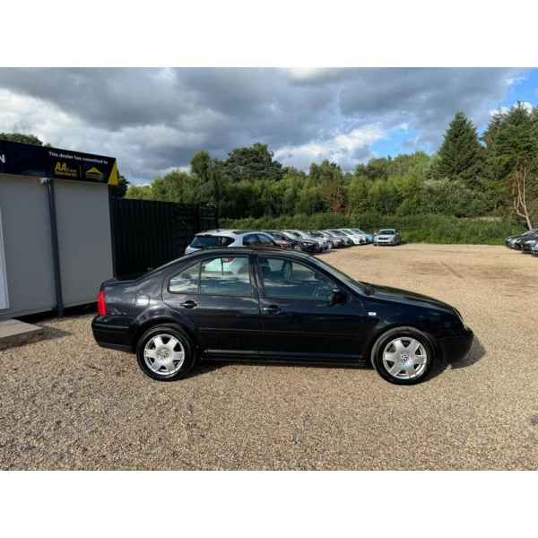 Volkswagen Bora - 2.3 V5 4dr
