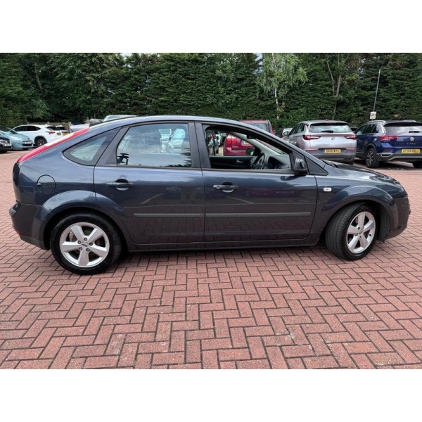 Ford Focus - 1.6 Zetec Climate 5dr
