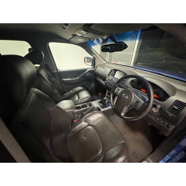 Nissan Navara - 2.5 dCi Tekna 4WD Euro 5 4dr