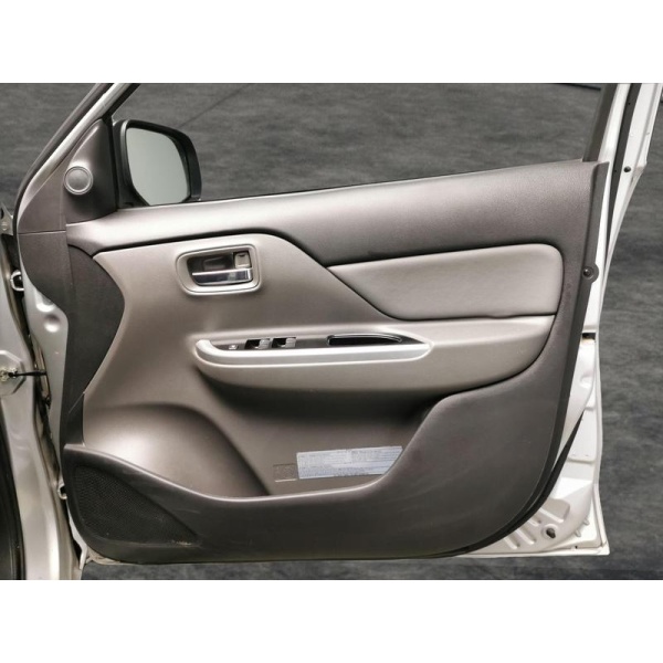 Mitsubishi L200 - 2.4 DI-D DC Warrior Pickup Double Cab 4WD (178 ps) - HEATED LEATHER