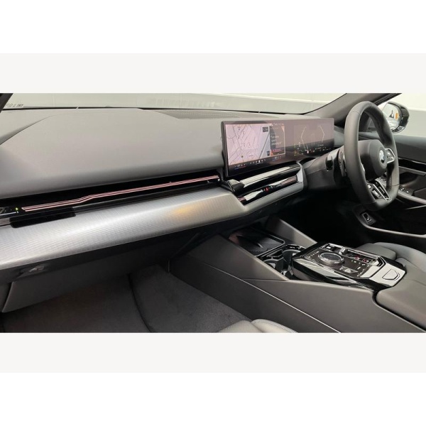 BMW 5 Series Saloon - BMW 520i M Sport 2.0 4dr