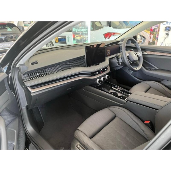 SKODA Superb - 2.0 TDI 193 Laurin + Klement 4X4 5dr DSG