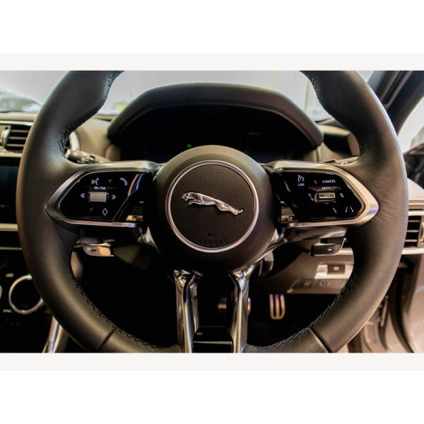 Jaguar XE - 2.0 D200 MHEV R-Dynamic SE Black Auto Euro 6 (s/s) 4dr