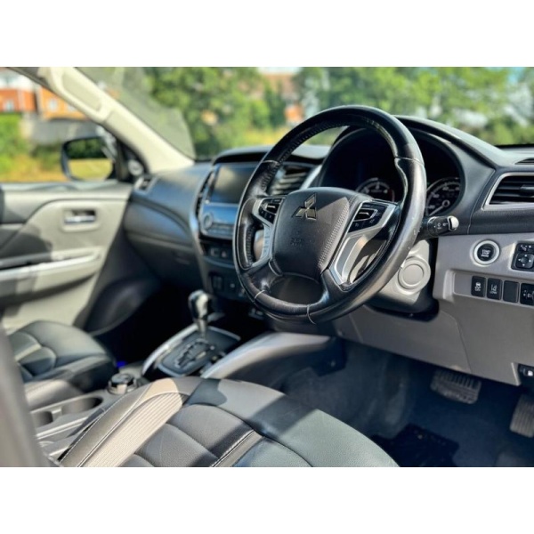 Mitsubishi L200 - 2.4 DI-D 4WD BARBARIAN DCB 178 BHP NO VAT NO VAT !!!!!!