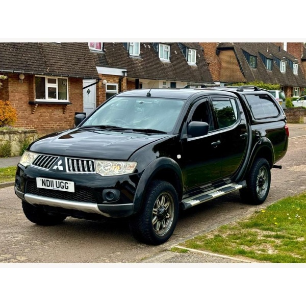 Mitsubishi L200 - 2.5 DI-D Barbarian Pickup Double Cab 4dr Diesel Manual 4WD Euro 5 (LB) (175 ps)
