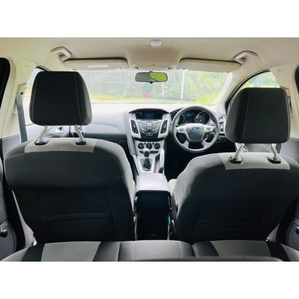 Ford Focus - 1.6 Zetec Euro 5 5dr