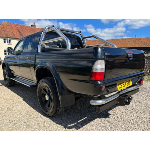Mitsubishi L200 - 2.5 TD Warrior Pickup 4dr Diesel Manual (113 bhp)
