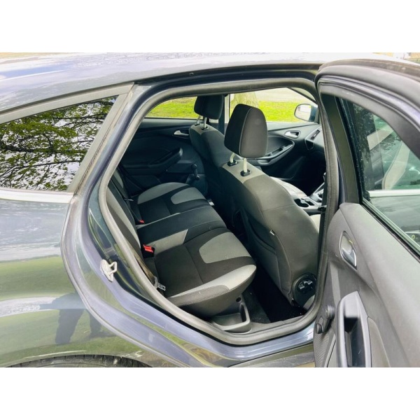 Ford Focus - 1.6 Zetec Euro 5 5dr