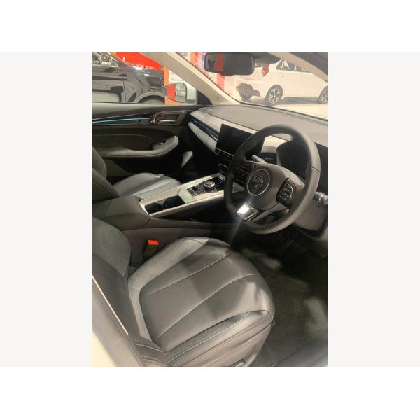 MG MG5 - 61.1kWh SE Estate 5dr Electric Auto (156 ps)
