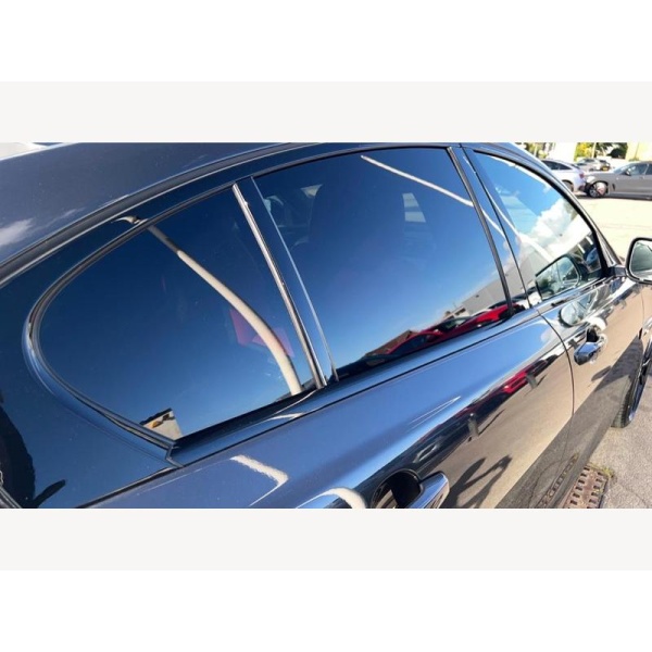 Jaguar XE - 2.0 P250 R-Dynamic HSE Black 4dr